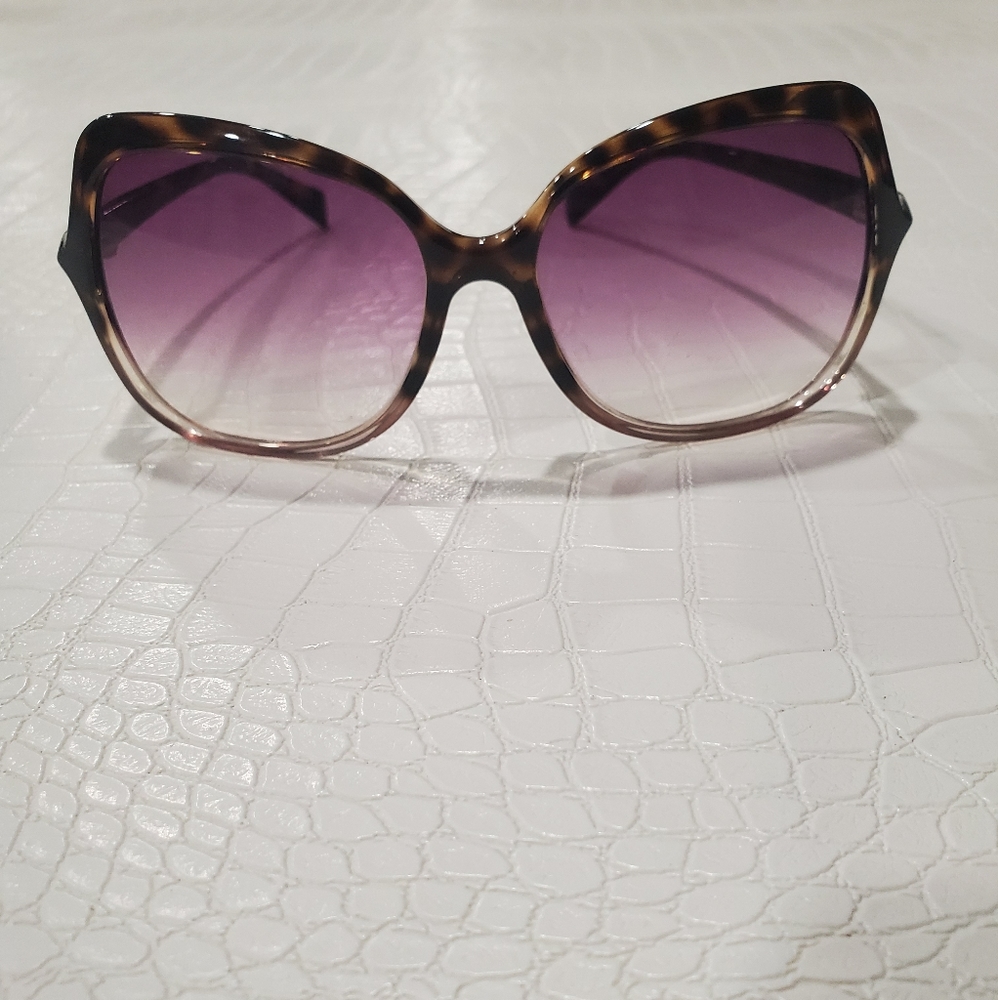 MIU MIU tortoise shell sunglasses